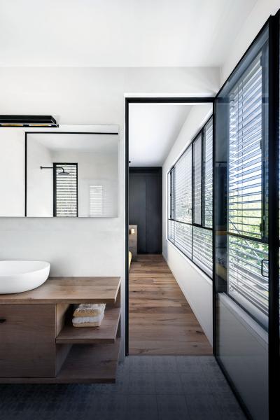 Salon équipé d'un Brise Soleil Orientable