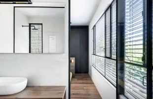 Salon équipé d'un Brise Soleil Orientable