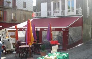  Joue et façade de store