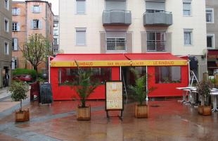  Joue et façade de store